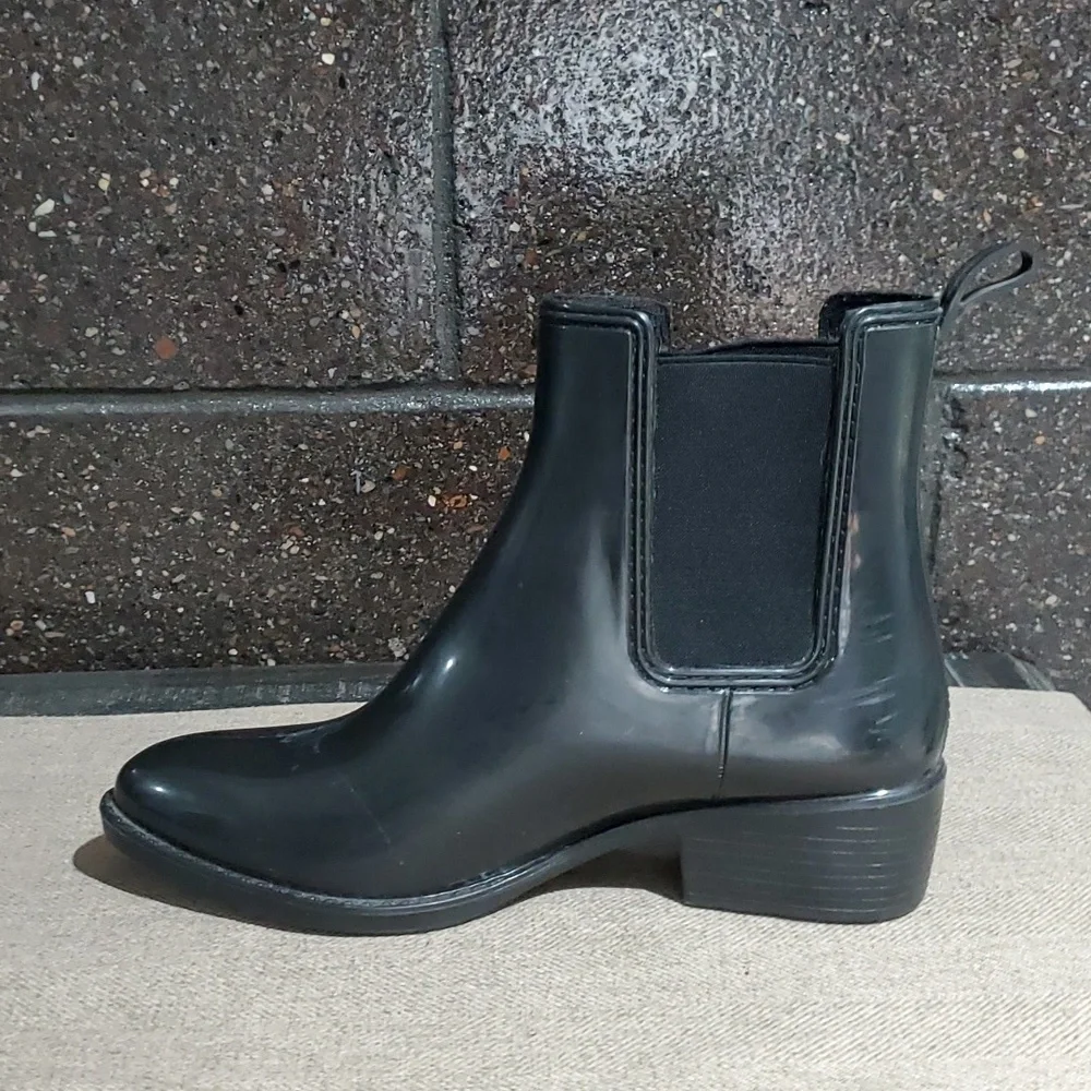JEFFREY CAMPBELL BLACK CLASSIC RUBBER RAINBOOTS SIZE 9